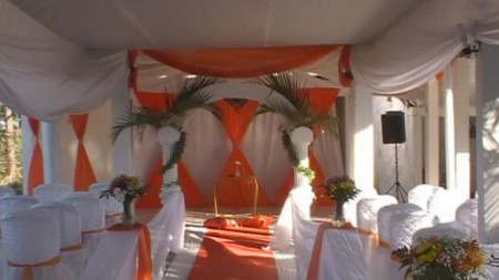 entrada na cor laranja 